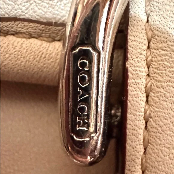 Coach 9480 Vintage Soho Flap Cowhide Crossbody (Cream) - GUC - Picture 3 of 11